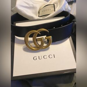 Re-edition wide leather belt.